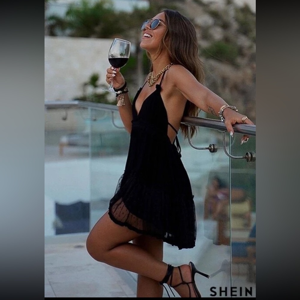 SHEIN Black Dress With Lace Detail